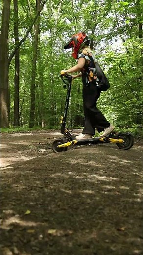 Jak hulajnoga elektryczna Techlife Q5 V3 poradzi sobie w lesie? 🌲🛴