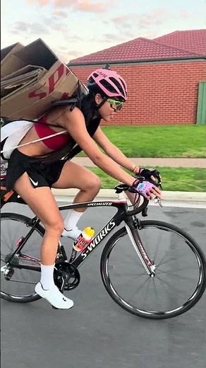 How to carry a bike box to the airport?