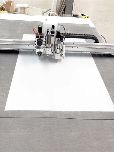 Oscillating Knife CNC Carpet Cutting Machine