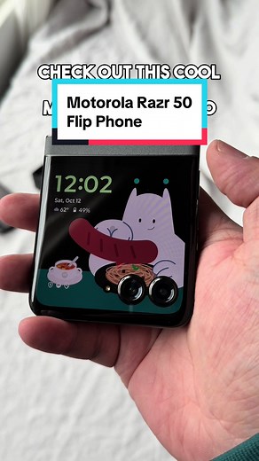 Introducing the Motorola Razr 50: The Ultimate Flip Phone Redefined