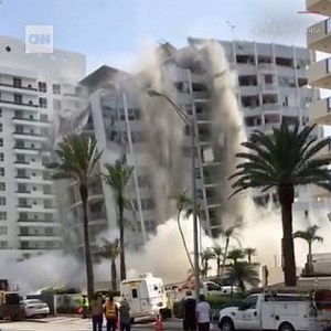 1M views · 5.6K reactions | Police are investigating the collapse of a 12-story building in Miami Beach, Florida, during a demolition that left one person injured. https://cnn.it/2A25UvT | CNN | Facebook