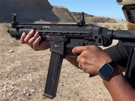 SMG45冲锋枪 适用特种部队和战术应用 具备优秀操控性和便携性