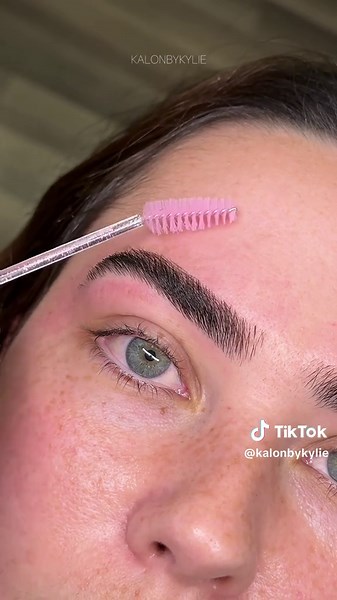 Another one!!! WAX NAME: @satinsmoothpro DELUXE CREAM SOFT WAX TWEEZER NAME: @POSH BROWS LA SLANTED TWEEZERS (color: ONYX) • Want $$$ off your next purchase? Use code: KALONBROWS www.poshbrowspro.com • LOOKING TO BOOK?!?! Booking link located in BIO!!!! • LOOKING TO LEARN?!?! 🎉ULTIMATE LAMI E-BOOK IS HERE🎉 Link in BIO!!! • • • #EsthiTok #WaxingTips #browwax #SoftWax #poshbrowsambassador