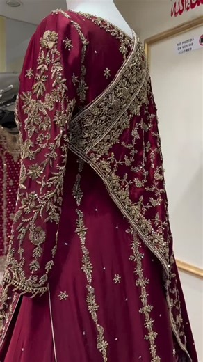 For details and price DM or call / what'sapp 92 3003997711 Shipping Worldwide We can Customize any outfit the way you want including Color, Size, Embroidery, Embellishments, Designs and Patterns. Deliver worldwide stitched & customized stitching. 95 % our customers believe that the product is as shown in the pictures #pakistanistreetstyle #pakistanifashion #pakistanidresses #asiandresses #weddingdress #fashionstyle #fashionoutfit #weddingcouture #desicouture #lehengacholi #lehenga #ukfashion #pa