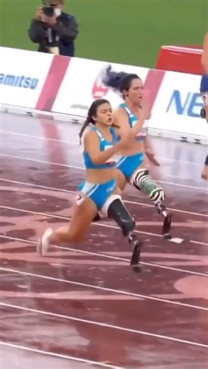 ONE-TWO-THREE days to go! Flashback to a glorious Italy 1-2-3 in Tokyo 2020, when @ambrasabatini__ raced to T63 gold ahead of her team mates @marty.cairo and @monicacontrafatto 💪🏽 A memorable night for Italy in Tokyo! 💫 THREE days to the start of the next Games. #Paralympics #ParaAthletics | Paralympic Games