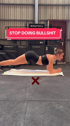 ONE OF THE REASONS WHY YOU AINT SEEING RESULTS IS LACK OF GOOD FORM 📌 WHEN DOING YOUR CORE WORKOUT ROUTINES ALWAYS MAKE SURE YOU DO THEM IN SLOW MOVEMENTS 📌 MIND MUSCLE CONNECTION 📌 #abdos #corestrength #coretraining #planks #calisthenics