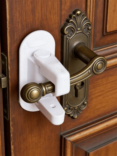 1pc Anti-Theft Door Handle Lock, Lift-Up Door Lock Safety Device, Anti-Theft &-Proof, No Drilling Required, Easy Installation Without Tools, Anti-Theft Product, Safety Product, Christmas Decor | SHEIN