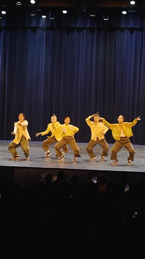 Start 2 Step - Cours de Danse on Instagram: "ROUND OF THE NIGHT 🔥 Charger version Japan 😳🇯🇵 BEE VOYAGE WINNER @section_show_time_ 🎥 @critiquecreate 🎶 @triangledesbermudes_off"