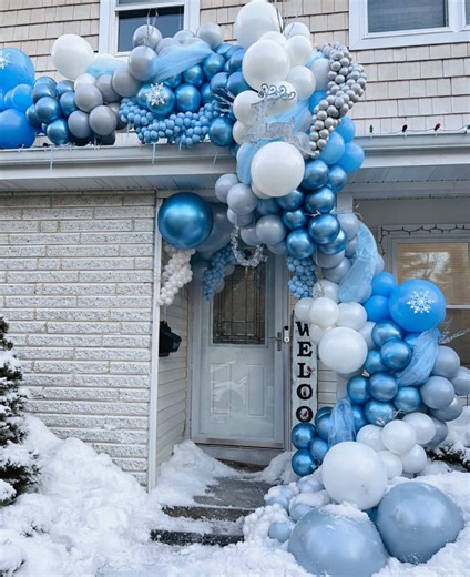 I’m the owner and balloon artist behind It’s Reigning Balloons. Most days you’ll find me loading balloons into my car, talking through shapes and flow with clients, adjusting things five times before I’m happy, and adding the last little details that pull everything together. I didn’t start this as a big plan. I started it because I loved creating and I kept wanting to push it further. Bigger installs. Better structure. More intention behind every choice. Over time, balloons stopped being just d