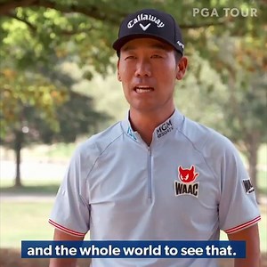 The putting style that became a phenomenon ... When Tiger Woods saw Kevin Na walk it in for the first time. 😄😄 #TOURVault | PGA TOUR