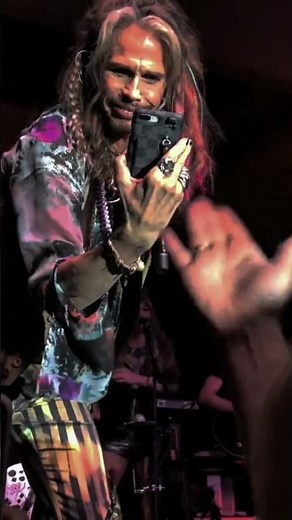 Energetic and entertaining performances by Steven Tyler on stage.