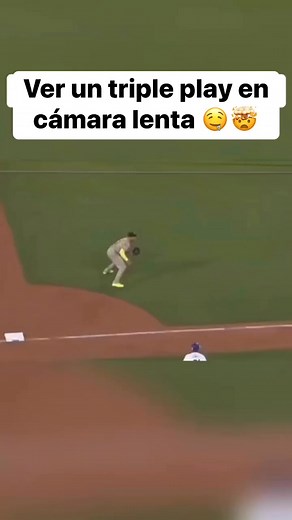 Un triple play relampago. ⚡ | Jorge Palacios