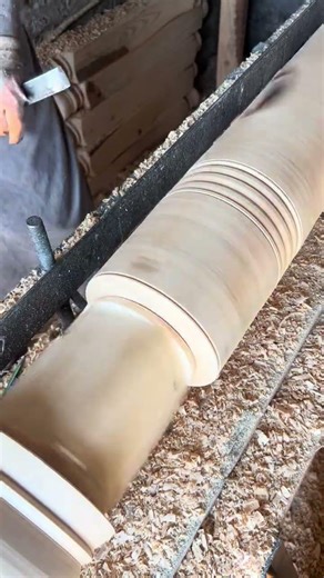 Master Carpenter Shows What Real Lathe Skills Look Like | Chisel Design on Spinning Wood #chainsaw