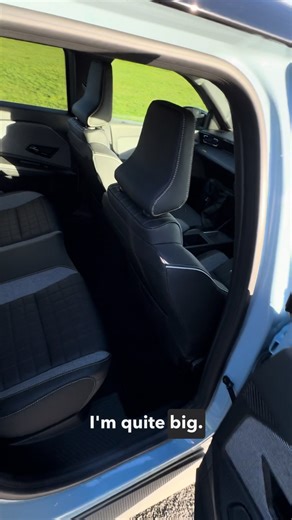 Renault 4 E-Tech electric (2025) rear seats review Pros & Cons of the 2025 Renault 4 E-Tech Pros: Cool styling, engaging to drive, decent range, more space than the R5, affordable Cons: Firm ride, some wind noise at speed, some fiddly ergonomics Tech Specs Irish pricing: starts at circa €28,000 Powertrain: electric - 110kW motor, lithium-ion battery of 52kWh useable energy capacity Transmission: automatic - single-speed gearbox, front-wheel drive Body style: five-door, five-seat hatchback CO2 em