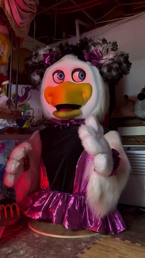 Helen Henny Chuck E Cheese Animatronic Mech Showcase