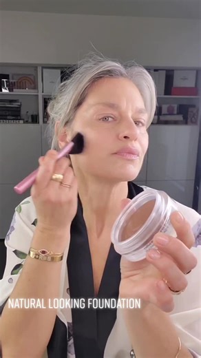 Achieve a Flawless Natural Look with Easy Foundation Tips
