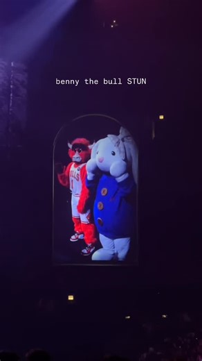 Laufey Tour Updates | whatever this is Follow @laufeyontour for event and tour takeovers by lauvers + updates!! 🪄🤍💫 #TheLaufeyFilm #laufey #lauvers #laufeylin... | Instagram