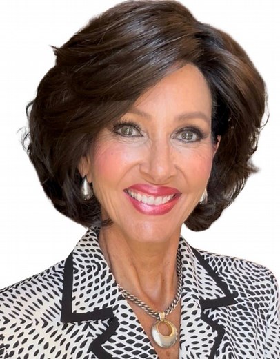 Henry Margu Peyton|4GR♥️OLD HOLLYWOOD GLAMOUR♥️#wigs #wiginfluencer #wiginstall #syntheticwigs #ilovewigs #wiglife #alopecia #wiglifestyle #androgeneticalopecia #bobwig #hairlosssolution | Andis Chic Wigs and Beauty