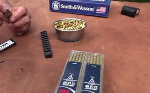 实测小口径半自动手枪，采用全世界最受欢迎的22LR子弹射击