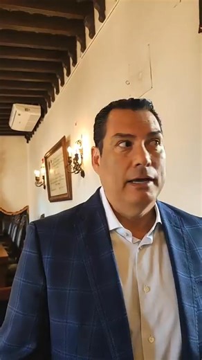 #PorSiNoLoViste #SanMigueldeAllende ENTREVISTA PRESIDENTE MUNICIPAL DE SAN MIGUEL DE ALLENDE, MAURICIO TREJO PURECO, temas de los que habló: 🔸 Aprobaciones de sesión de ayuntamiento. 🔸 Visita de congresistas estadounidenses a San Miguel de Allende. 🔸 A una semana de la entrada del nuevo servicio de recolección de basura y aumento de pasaje. 🔸 Creación de espacio para denuncias del transporte público. 🔸 Premio para quien le haga un meme (con respeto) al presidente será los "Domingos del meme
