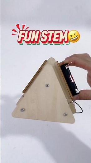 Fun STEM: Hilarious Self-Wobbling Triangle Robot! 🤩🤖