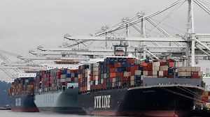 China’s GDP Growth Grinds to Near 30-year Low as Tariffs Hit Production
