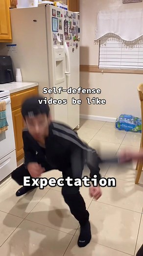 Self-defense videos be like 💀 they be odeeeing #fyp #comedy #parati #hispanic #funny #dominican #foryou #selfdefense