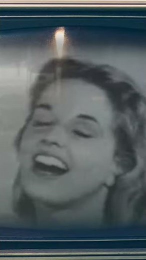 Easy PICTURE IN PICTURE overlay TV under video how-to in a DAVINCI RESOLVE 16 freestyle tutorial RAP