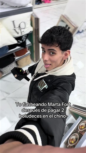 Marta Fort pagando en efectivo: reacción después de comprar en el chino