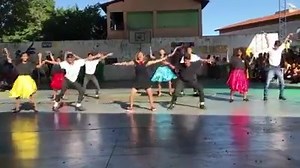 Si en tú clausura, no va haber bailes tipo #Grease, No me interesa.💃🏻🕺🏻 | Bluekenboy Cruz Sánz