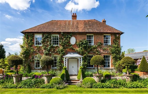 Inside Alan Titchmarsh's £3.95m Hampshire country mansion with 4 acres of landscaped gardens