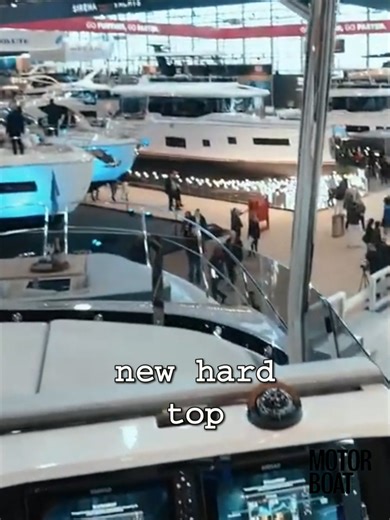 'A lovely big opening' - Test Editor Hugo Andreae takes an exclusive look at the hardtop option on the new Sunseeker Manhattan 56 at the Dusseldorf boat show. Check out the entire tour on our YouTube channel. #LuxuryBoating #luxurylifestyle #luxurytravel #boatinglife #cruisinglife #motorboat #motorboating #luxuryboat #LuxuryLiving #boatlifestyle #luxuryboats #boating #luxuryboating #cruisinginstyle #cruising #boattour #luxury #yachtie