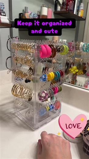 Spin, store, and sparkle! This 360° Rotating Earring Holder keeps all your earrings organized and easy to find—no tangles, no digging. Just spin and style! #JewelryTok #EarringHolder #JewelryOrganization #TikTokFinds #BeautyStorage