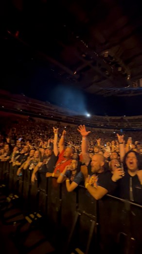 417K views · 10K reactions | “Let me see those devil horns in the sky” 落落 : @britt_bowman | Disturbed | Facebook