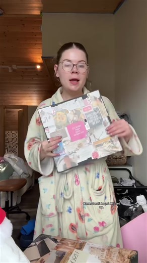 Creating the Perfect Vision Board for Girls Night