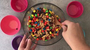 Short on time to whip up snacks for a long trip? Chief Travel Guide Dear Crissy has you covered with this easy-to-make treat. | Alamo Rent A Car