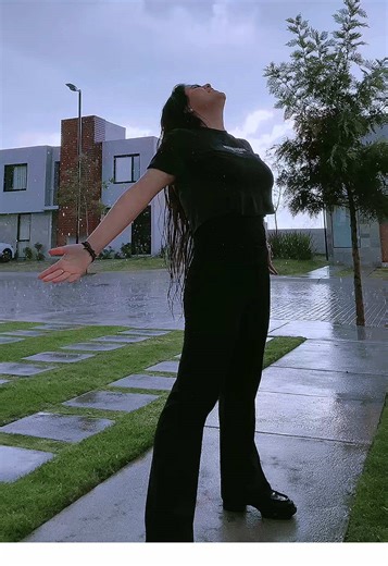 Katy Romort, mucho gusto. 🤝🏻🐈‍⬛🤘🏻🎙️#rockstar #artista #katyromort #musicanueva #rockenespañol