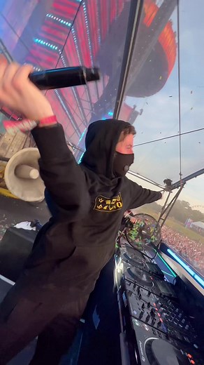 What a vibe tonight #Germany, #Parookaville! 🔥