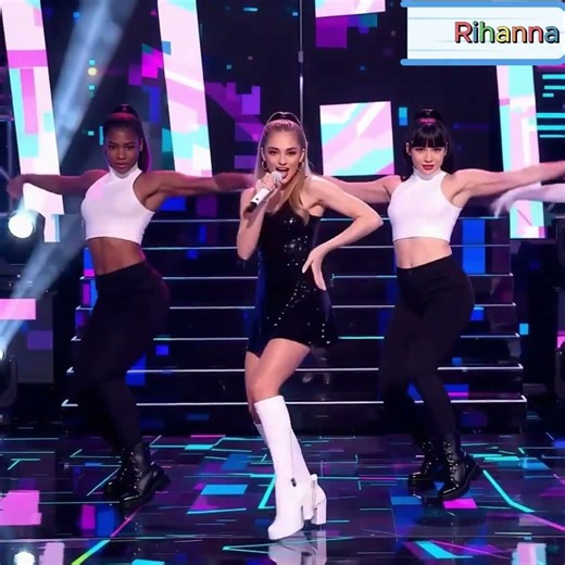 When Rihanna Laughed At Ariana #shorts #rihanna