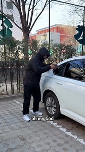 How to SMARTlY Unlock 🔑 the door. #roadsideassistance #car #drivinglessons #drivinginstructor #driving #driver #drivesafe #cartips #drive #roadside | Driving Hacks