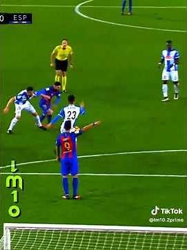 “Messi’s Greatest Dribbles – Magic on the Ball!”