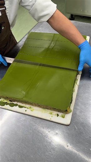 We took the most satisfying dessert process and made it matcha green. The layers, the glaze, the perfect slice—this is the ultimate treat for your eyes (and your tastebuds) | Chefclub Network
