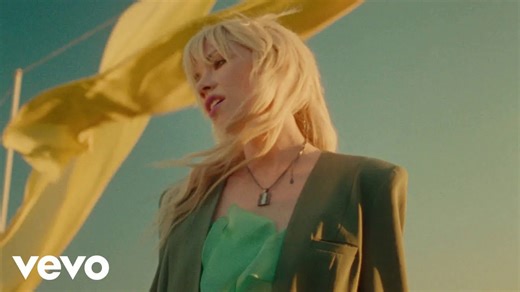 蹲妹Carly Rae Jepsen时隔一年多回归新单MV-Western Wind