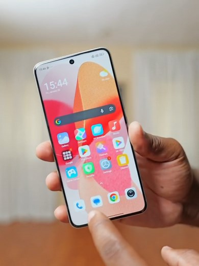 If you’re big on mobile photography, the REDMI Note 15 Pro is about to be your new best friend. 🤗 With 200MP ultimate clarity camera and a 6.77” 1FHD AMOLED display, sharp visuals are guaranteed.👌🏾 Catch up with @valorreviews for all you need to know — and cart yours now for ₦426,300! #REDMINote15Pro #REDMINote15Series #TitanDurability