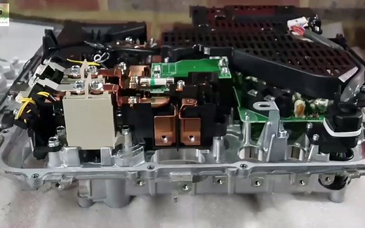 电动汽车OBC车载充电机、DCDC高压接插件拆卸—新能源汽车维修培训