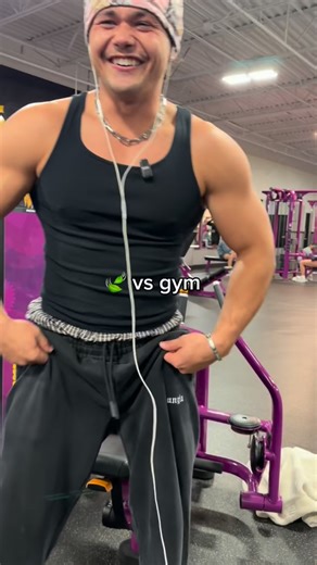 Cole Steiner on Instagram: "do not try this in ur local planet fitness @youngla"
