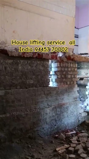 House lifting with hydraulic jacks