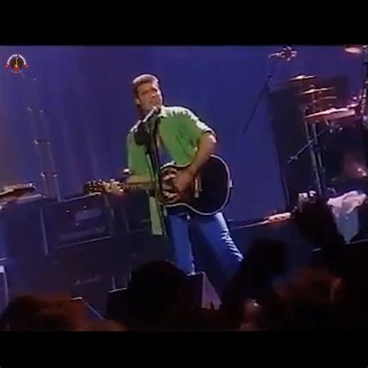 This Billy Ray Cyrus track, "Where Am I Gonna Live," is a total classic for a reason. It's one of those songs that sticks with you. #billyraycyrus #countrymusic | Country Tracks