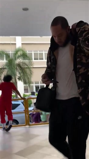 WATCH: He won his first PBA title 18 years ago, now Kelly Williams hopes to move one step closer towards his 11th. #PBAFinals | via Jonas Terrado, Inquirer Sports •⁠ Follow our PBA live updates here: https://inqnews.net/PBASeason50FinalsGame5 | Inquirer Sports