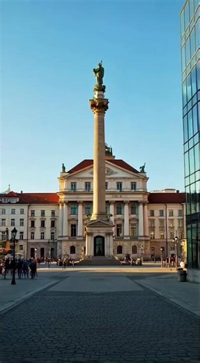 Poland: The Royal Wawel Castle and Warsaw’s Historic Old Town | ポーランド：古都クラクフのヴァヴェル城と歴史香るワルシャワの街並み